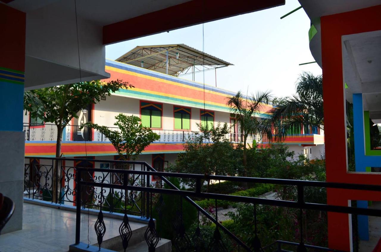Hotel Harmony Khajurāho Dış mekan fotoğraf