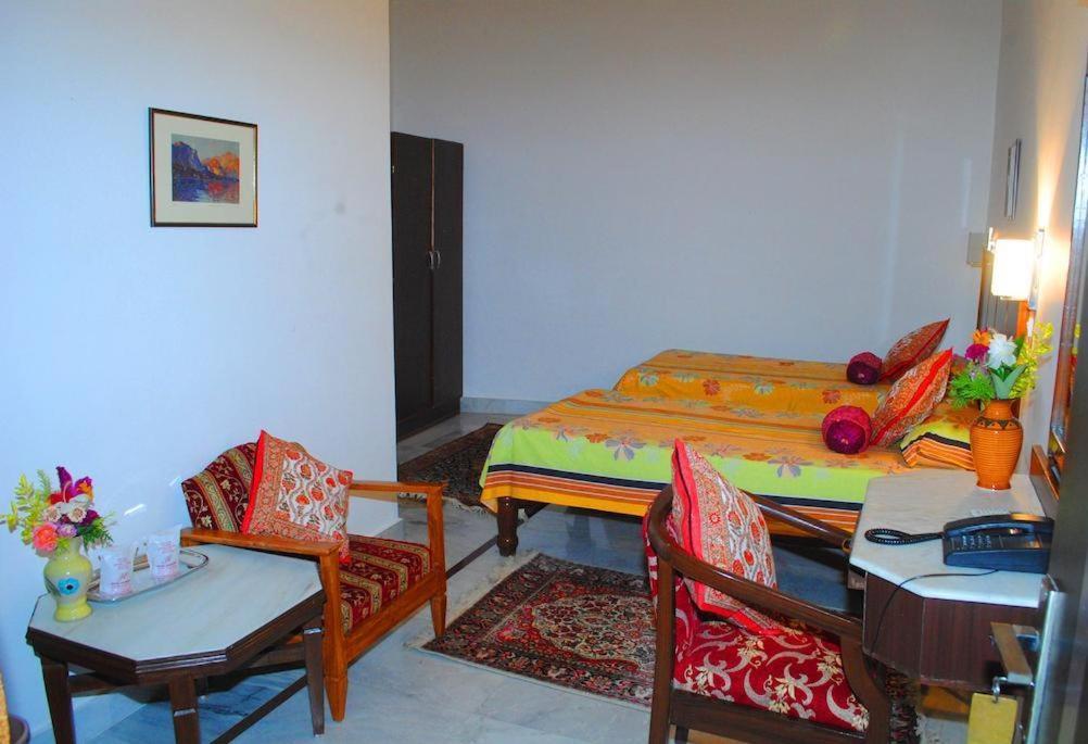 Hotel Harmony Khajurāho Dış mekan fotoğraf