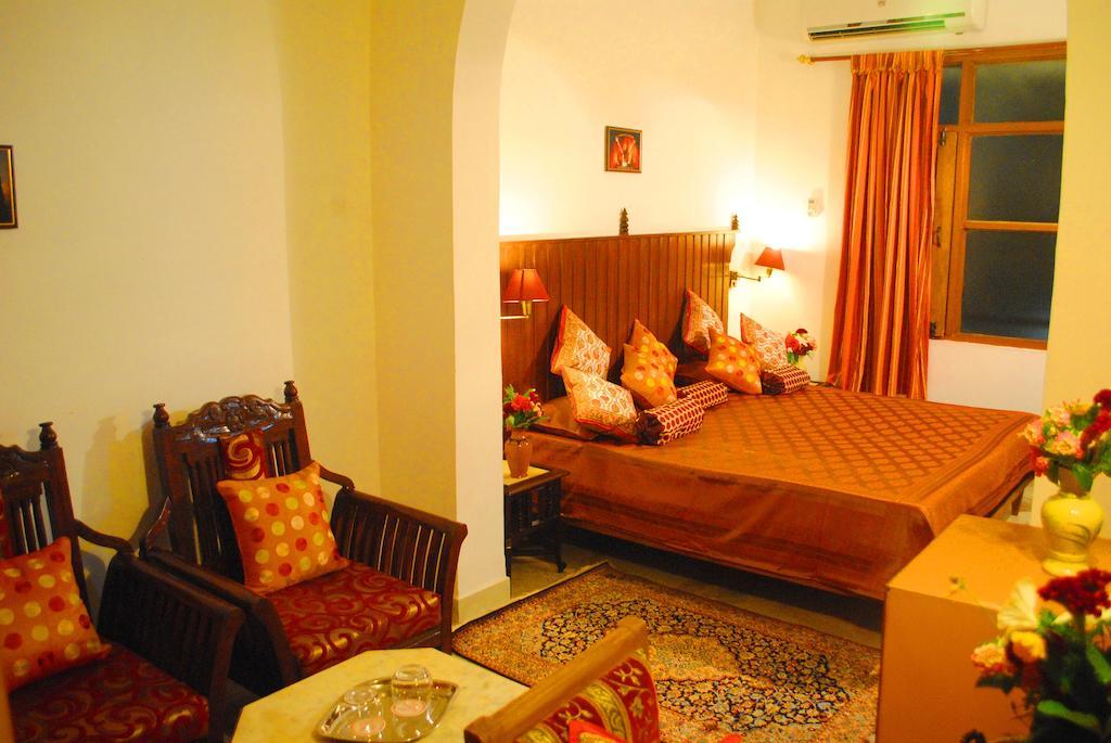 Hotel Harmony Khajurāho Dış mekan fotoğraf