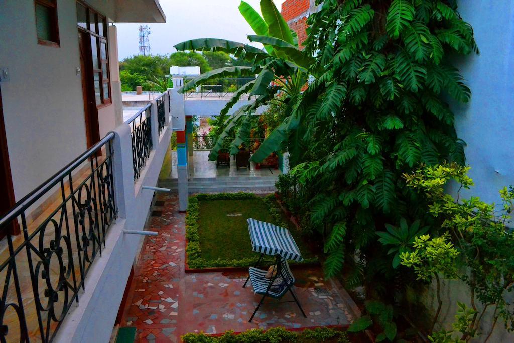 Hotel Harmony Khajurāho Dış mekan fotoğraf
