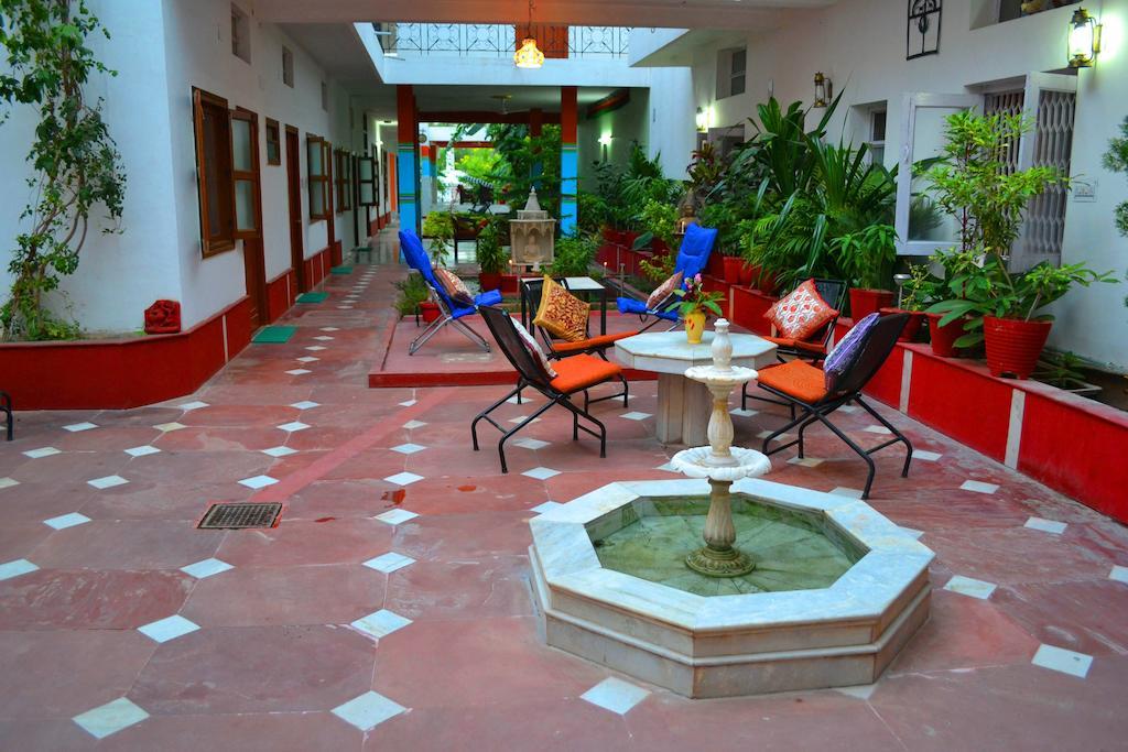 Hotel Harmony Khajurāho Dış mekan fotoğraf