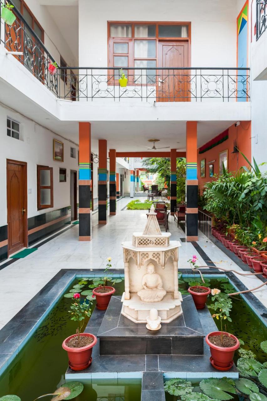 Hotel Harmony Khajurāho Dış mekan fotoğraf
